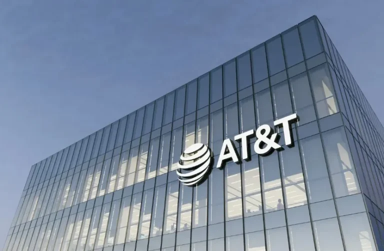 AT&T aceita vender participação na DirecTV para a TPG por R$ 41,4 bilhões