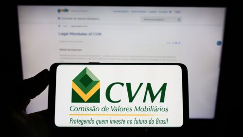 CVM multa gestora em R$ 500 milhões por fraude em FIDCs; saiba mais