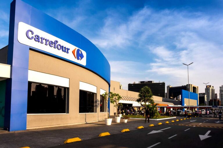 Carrefour Brasil (CRFB3) vende 15 imóveis para FII por R$ 725 milhões