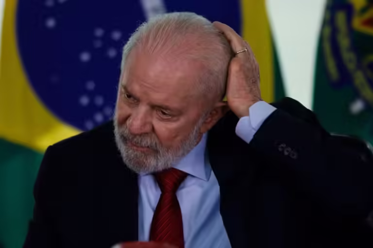 Lula sofre acidente doméstico e cancela viagem à Rússia para a Cúpula dos Brics