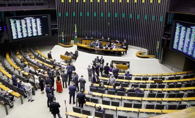Câmara dos deputados aprova projeto de lei que altera regras das emendas parlamentares