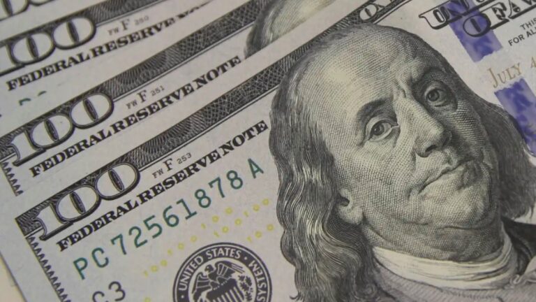 Dólar desaba 1,4% e atinge R$ 5,94, menor valor desde novembro de 2024