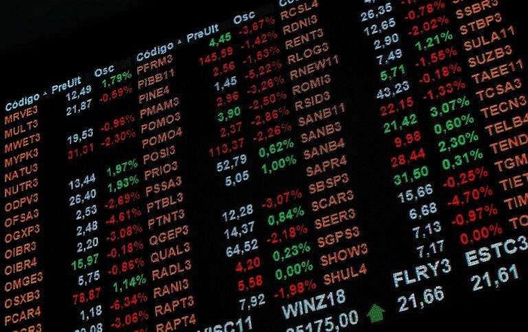 Tensão e expectativa marcam os mercados com mudanças nos EUA e medidas econômicas no Brasil