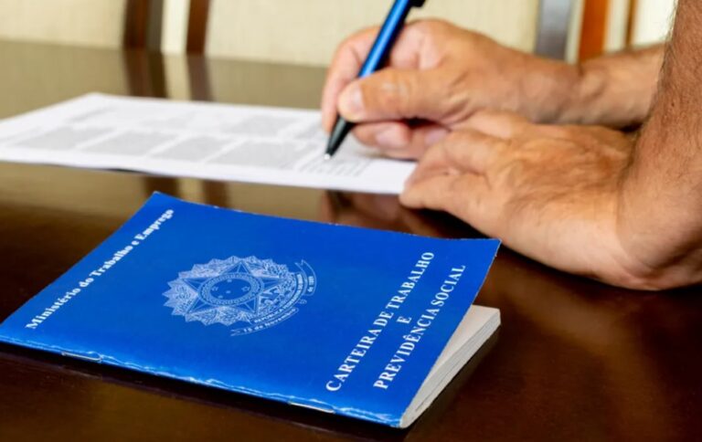 Brasil registra taxa de desemprego de 6,2% em outubro, diz IBGE