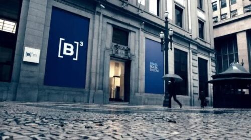 Bolsa recua com confirmação de tarifas de Trump contra a China e ações da Vale caem