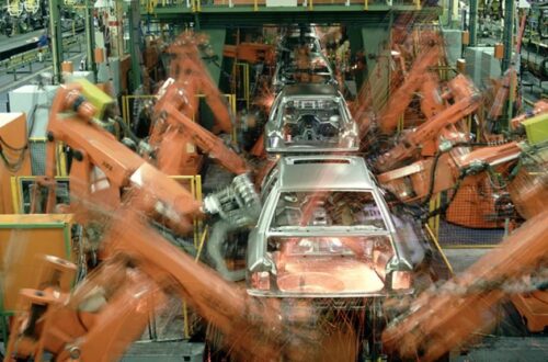 Confiança da indústria no Brasil recua em janeiro, impactada pela piora nas expectativas