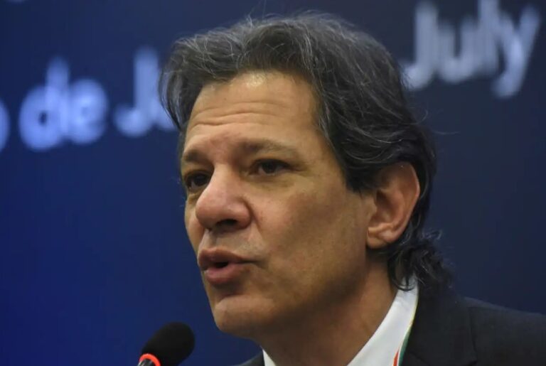 Haddad confirma reunião com Lula para decidir cortes no orçamento e reequilibrar as contas públicas