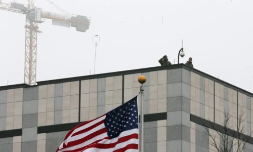 EUA fecham embaixada em Kiev após alerta de ataque aéreo