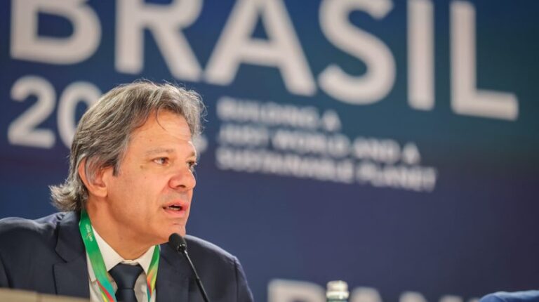 Haddad cancela viagem à Europa para focar em propostas fiscais urgentes