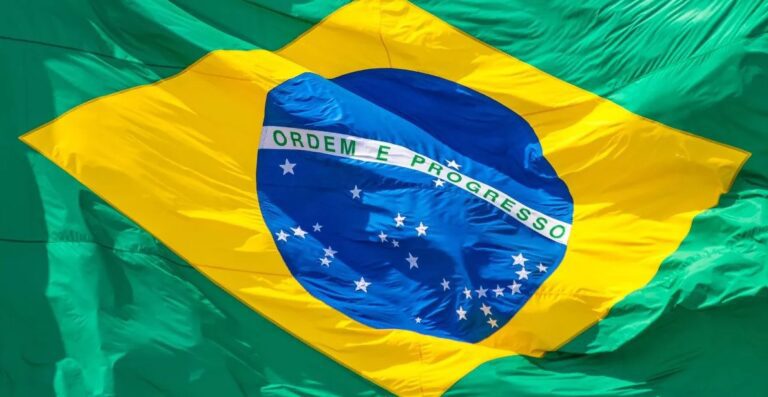 Economia brasileira cresce 0,10% em novembro, superando expectativas apesar da desaceleração