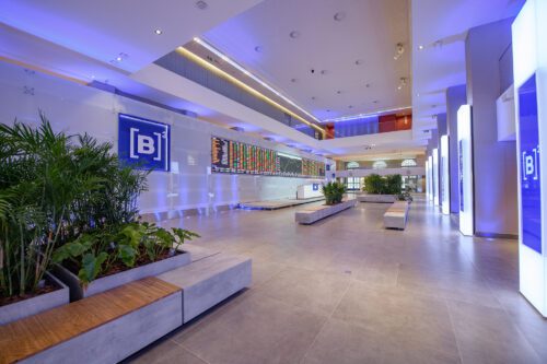 B3 (B3SA3) altera horário de fechamento a partir de segunda-feira (04)