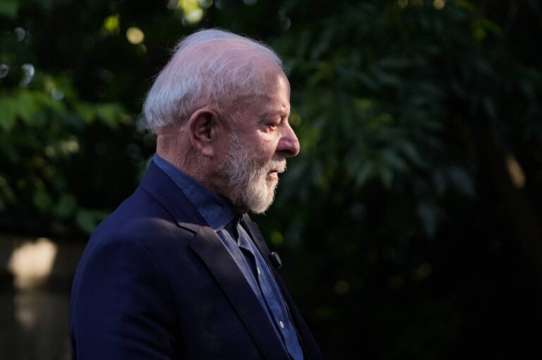 Lula publica MP para garantir o sigilo do Pix e proibir taxas adicionais