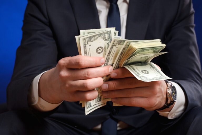 Dividendos em Dezembro de 2024: Quais ações pagam proventos este mês?