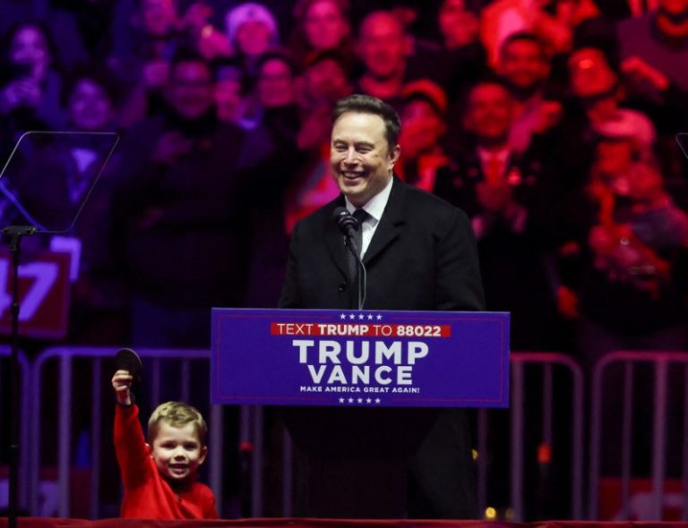 Musk fala em mudanças significativas ao lado de Trump em evento