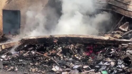 Israel intensifica ataques em Gaza antes da trégua; acordo de cessar-fogo gera divisão política