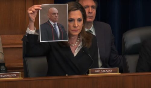 EUA analisam projeto para barrar Moraes por suposta violação à liberdade de expressão