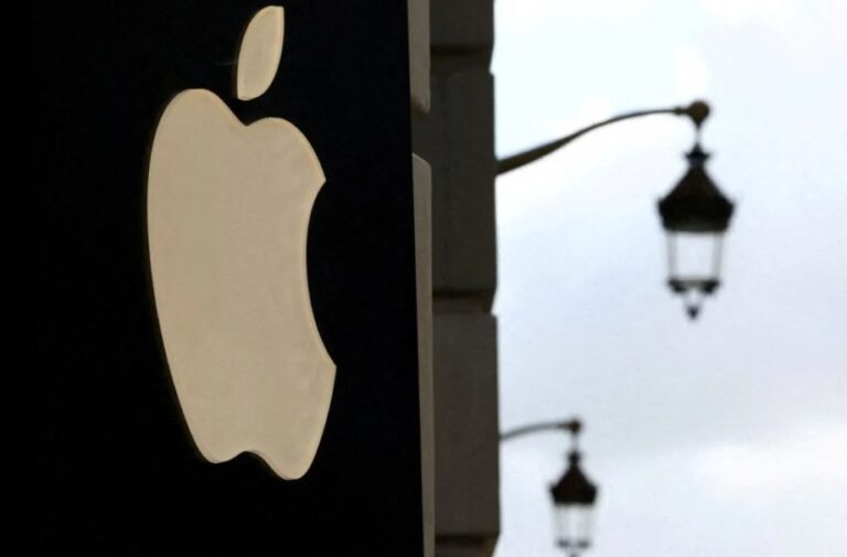 Apple anuncia investimento de US$ 500 bi nos EUA e expansão de sua produção de IA