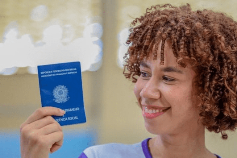75% dos novos empregos em 2024 no Brasil foram preenchidos por beneficiários do Bolsa Família