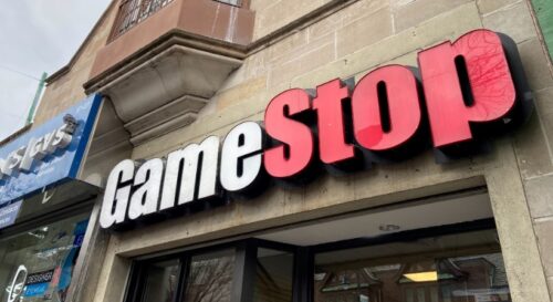 GameStop pode investir em Bitcoin e outras criptomoedas: ações sobem após notícia