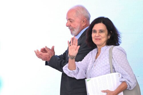 Lula troca ministros