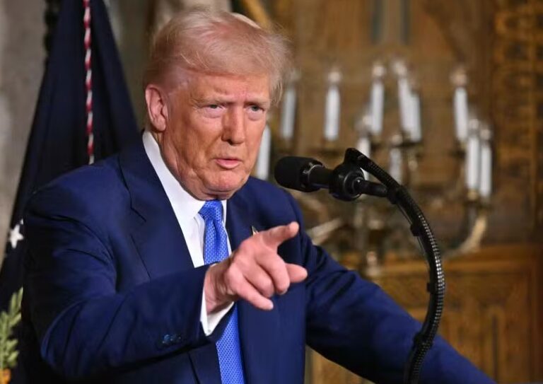 Trump 2.0: um mês de efeitos no mercado financeiro e as ações que mais subiram no Brasil e nos EUA