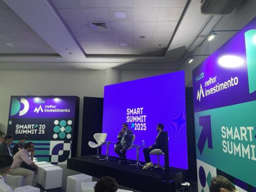 a importância da diversificação de ativos no exterior e investimentos em dólar para proteger e ampliar o patrimônio em um mercado global.