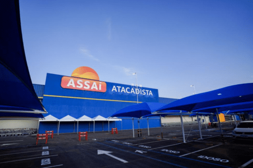 Assaí (ASAI3) anuncia recompra de ações de até 8 mi para incentivar programas internos de longo prazo