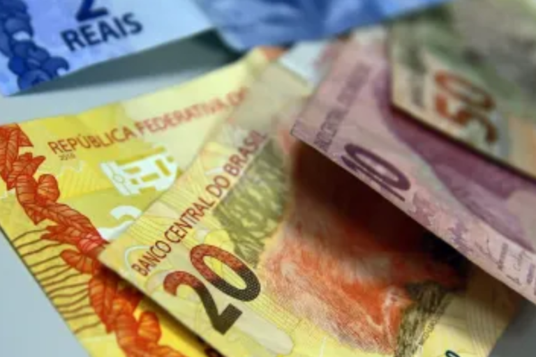 Déficit em transações correntes do Brasil fica abaixo do esperado em fevereiro