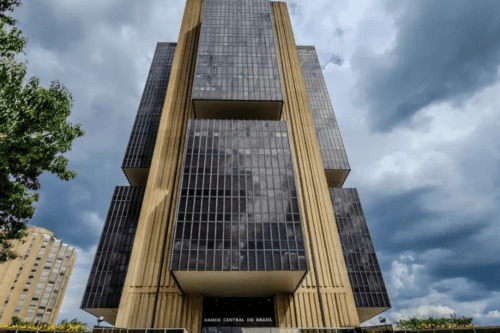 Investimento de brasileiros no exterior apresenta saldo negativo em janeiro de 2025