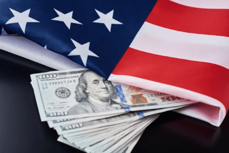 Dólar hoje opera a R$ 5,78 com mercado atento às tarifas dos EUA