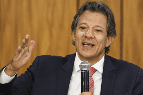 Haddad anuncia redução do custo da isenção do IR para quem ganha até R$ 5 mil