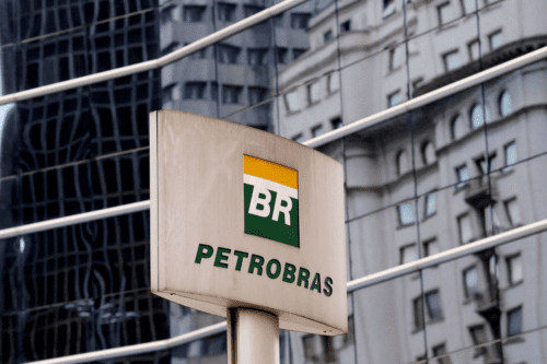 Ações de Petrobras e outras petroleiras caem após queda do preço do petróleo