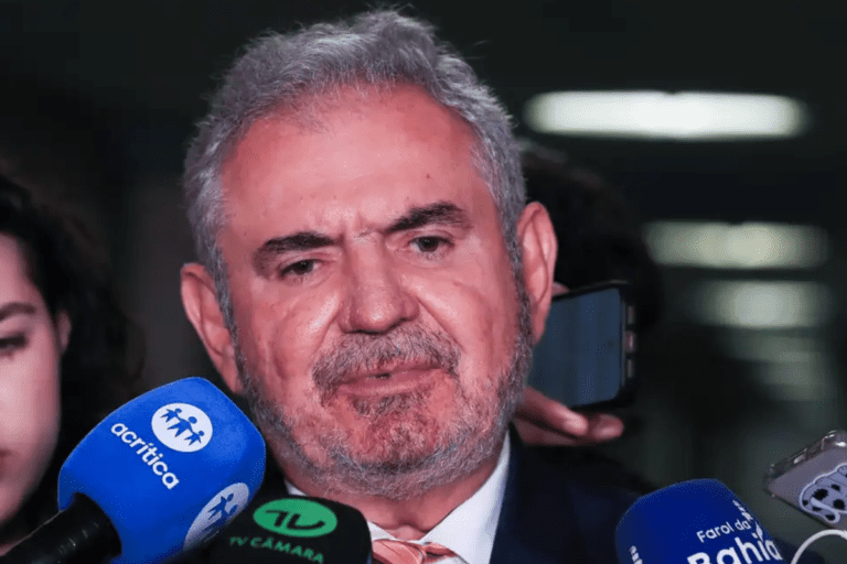 Novo relatório do Orçamento de 2025 projeta superávit primário de R$ 15 bilhões