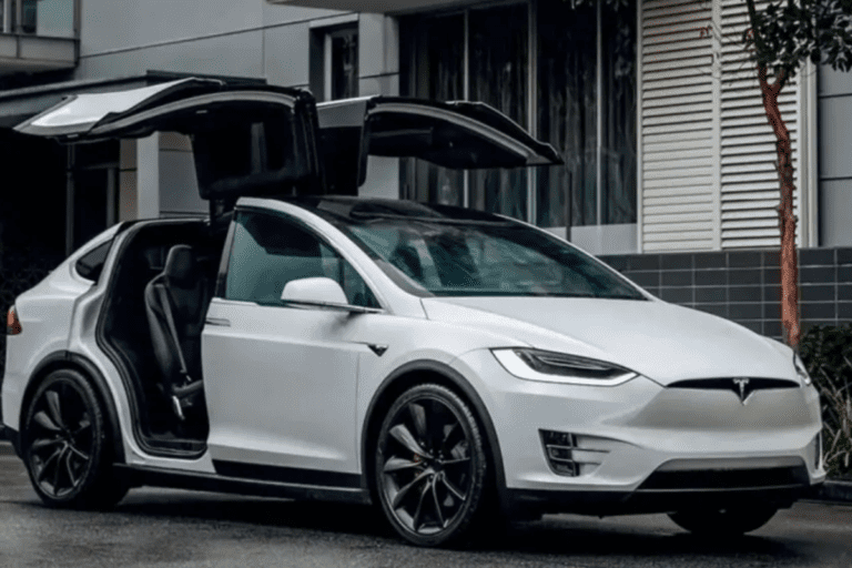 Tesla enfrenta desafios no primeiro trimestre: queda nas vendas e concorrência intensa