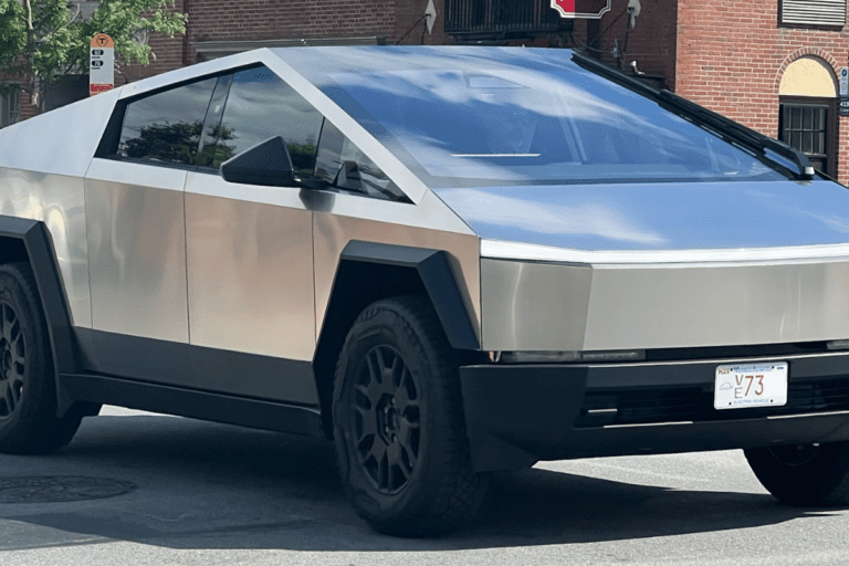 Tesla realiza recall de todos os Cybertrucks vendidos nos EUA após falha de segurança estrutural