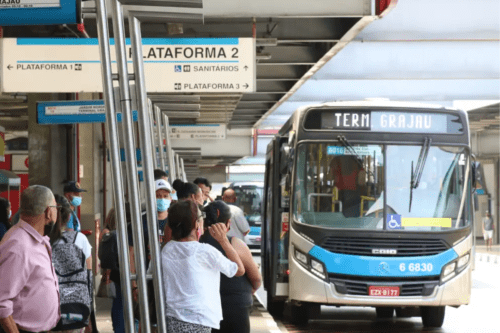 Setor de serviços apresenta recuo de 0,2% em janeiro