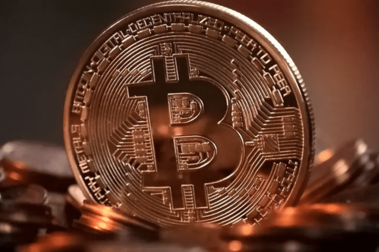 Bitcoin ultrapassa US$ 85 mil enquanto cautela toma conta do mercado