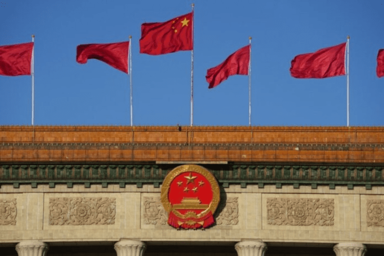 China promete revidar após Trump ameaçar novas tarifas de importação