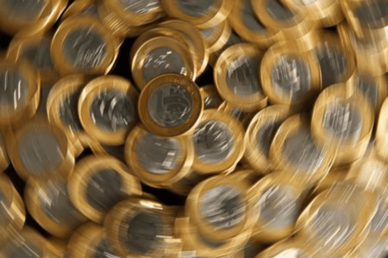 Dívida pública bruta sobe para 76,2% em fevereiro, mas déficit fica abaixo do esperado