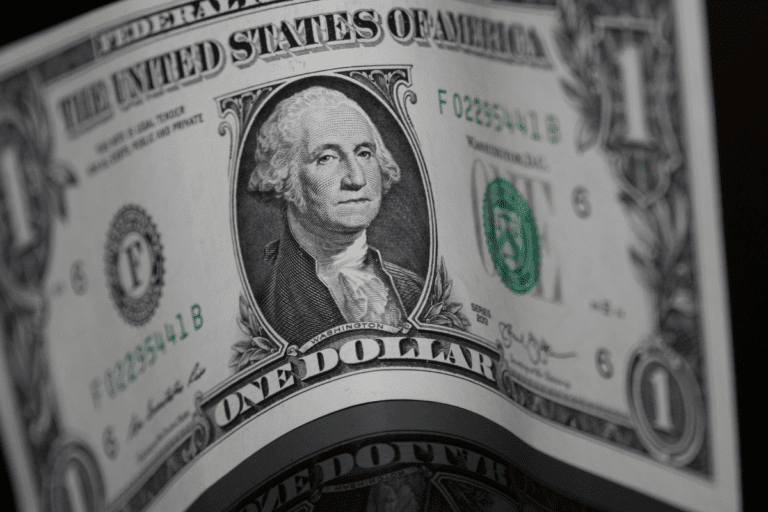 Resumo da semana: queda do dólar, mudanças no vale-refeição e mais