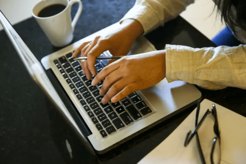 Setor de serviços no Brasil cresce em fevereiro