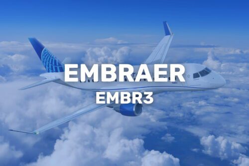 Imagem de avião da Embraer voando entre nuvens, representando as ações Embraer (EMBR3) no mercado financeiro.