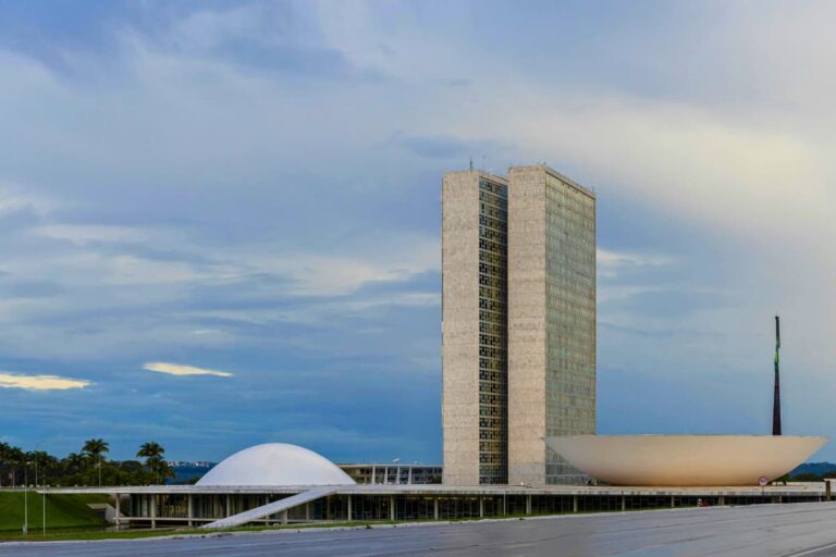 Sede do Congresso Nacional em Brasília, onde atua a IFI, responsável por analisar a meta fiscal do governo.