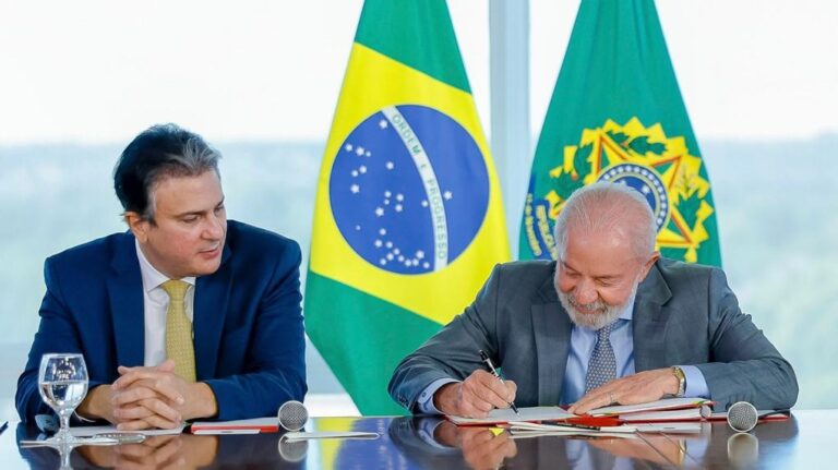 Lula muda regras do ensino a distância: cursos como Direito e Medicina são proibidos no EAD