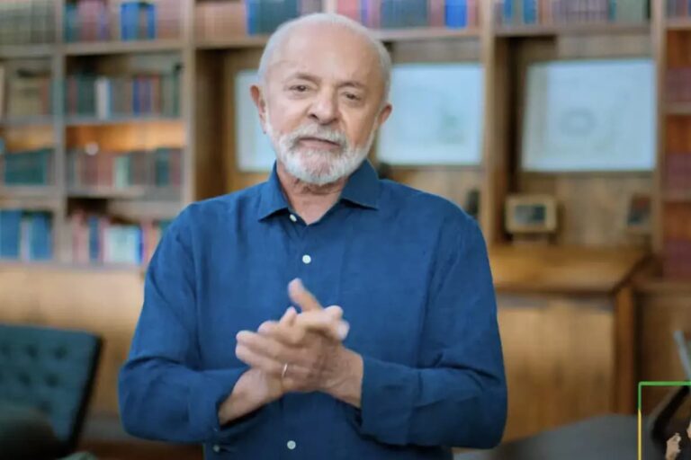 Presidente Lula em pronunciamento no Dia do Trabalhador anuncia debate contra a escala 6x1 e critica fraudes no INSS.