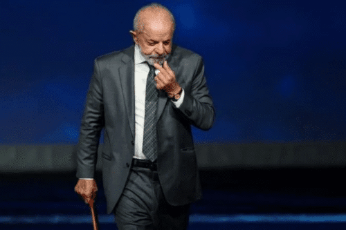 Gastos fora da meta fiscal ultrapassam R$ 300 bilhões no governo Lula 3º mandato