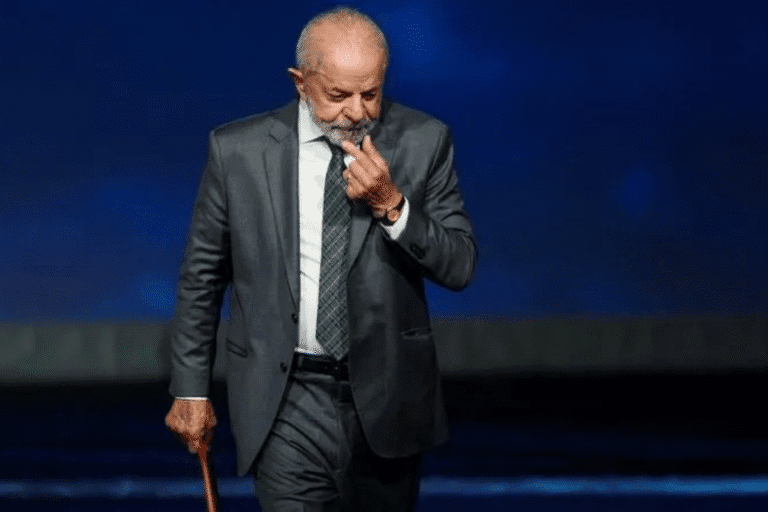 Gastos fora da meta fiscal ultrapassam R$ 300 bilhões no governo Lula 3º mandato