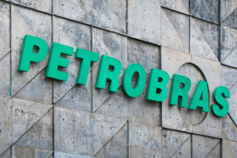 Petrobras (PETR4) pode pagar dividendos extraordinários em 2025, apontam analistas