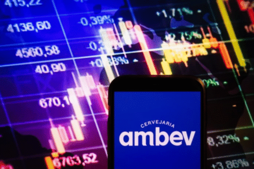 B3 (B3SA3), Ambev e Totvs pagam dividendos e JCP nesta segunda-feira (7)