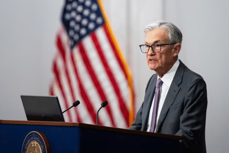 Foto do presidente do FED, Jerome Powell, em fala sobre os juros no país.